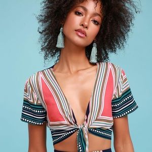 Lulus Geometric tie-front crop top